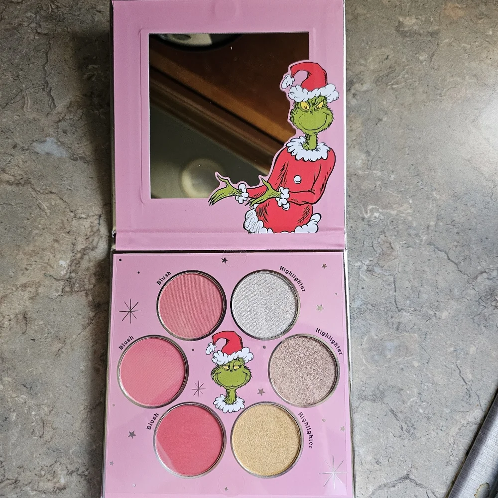 The Grinch Complexion Palette
